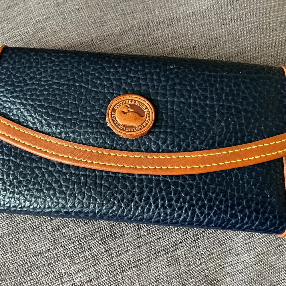 Dooney and Bourke wallet